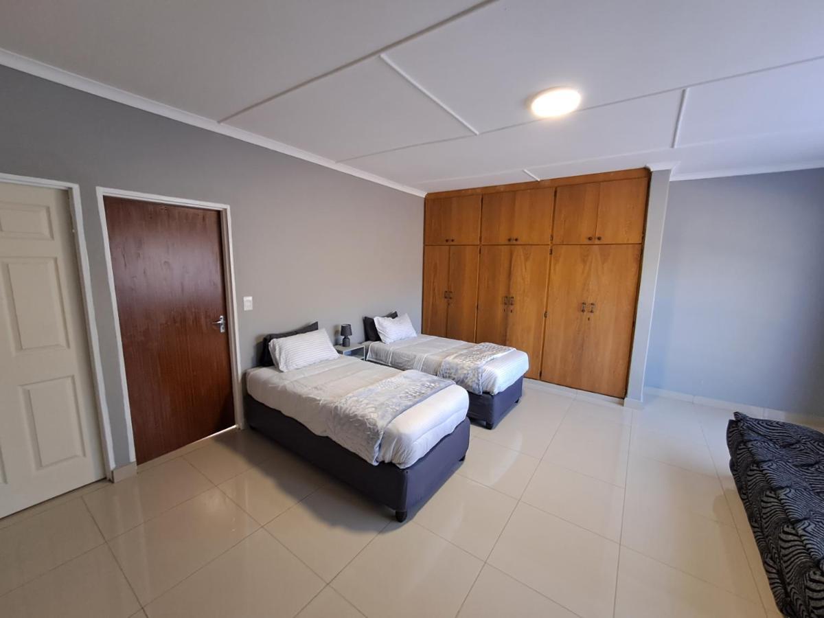 Rocky Hills Guesthouse Piet Retief Exterior foto