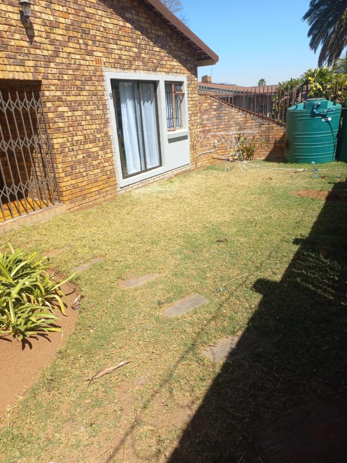 Rocky Hills Guesthouse Piet Retief Exterior foto